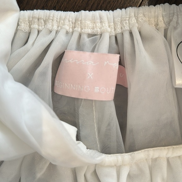 Emma Rose X Beginning Boutique white cupcake top Small - Picture 2 of 4